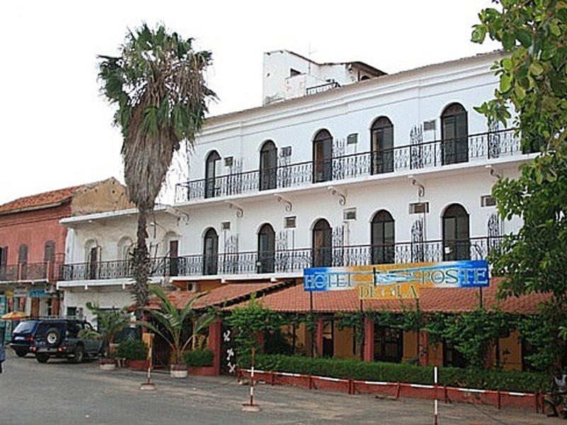 Hotel De La Poste Сен-Луи Экстерьер фото