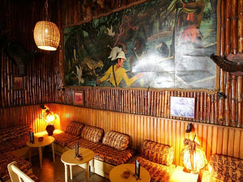 Hotel De La Poste Сен-Луи Экстерьер фото