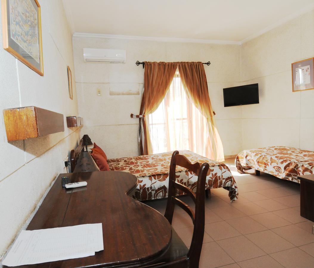 Hotel De La Poste Сен-Луи Экстерьер фото